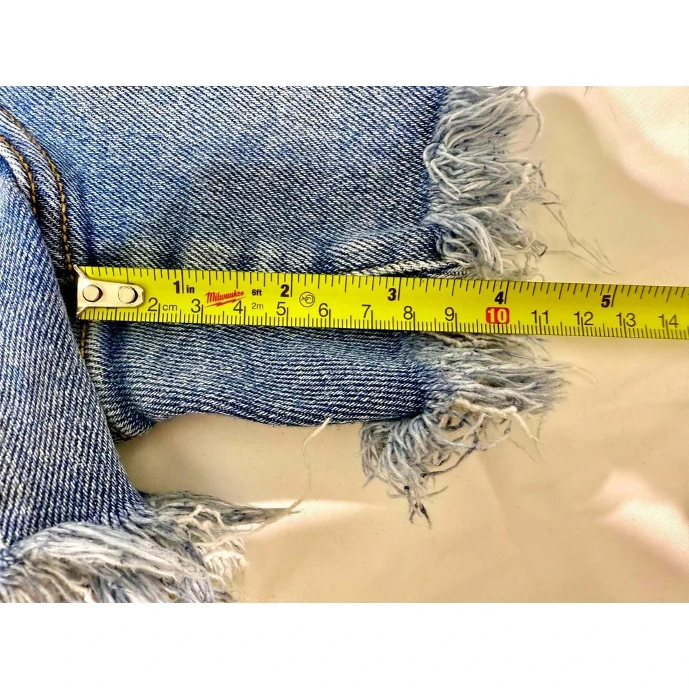 CELLO Women's Size S Distressed Denim Cutoff Shorts‎ Size Small